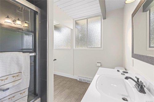 830 Beach Dr, Nanaimo, BC 