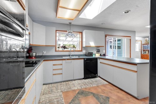 7330 Somenos Rd, Duncan, BC 