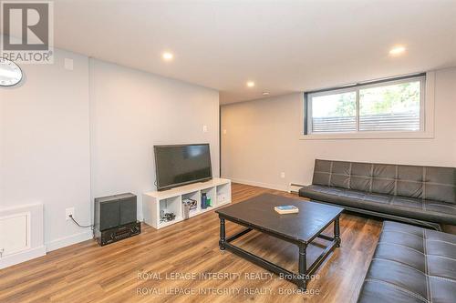2347 Baseline Road, Ottawa, ON - Indoor Photo Showing Living Room