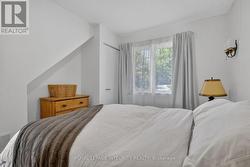 Bedroom 1 - 