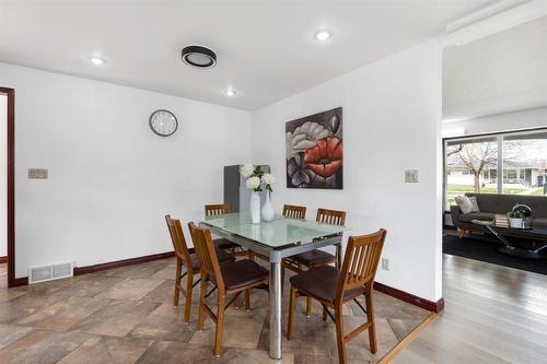 74 Woodcrest Drive, Winnipeg, MB - Indoor Photo Showing Dining Room