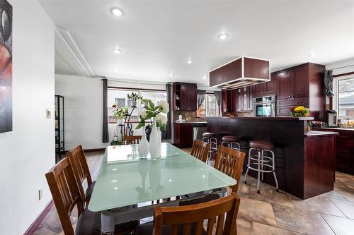 74 Woodcrest Drive, Winnipeg, MB - Indoor Photo Showing Dining Room