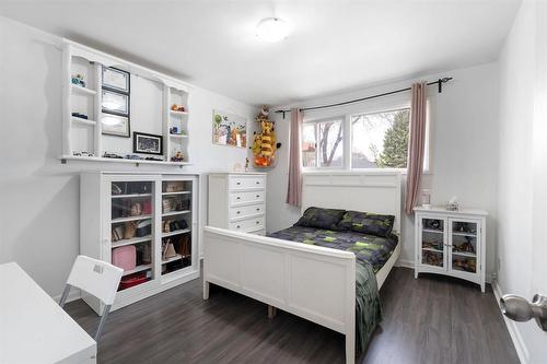 74 Woodcrest Drive, Winnipeg, MB - Indoor Photo Showing Bedroom