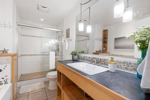 74 Woodcrest Drive, Winnipeg, MB - Indoor Photo Showing Bathroom