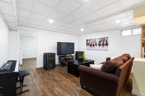 74 Woodcrest Drive, Winnipeg, MB - Indoor