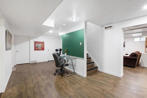74 Woodcrest Drive, Winnipeg, MB - Indoor