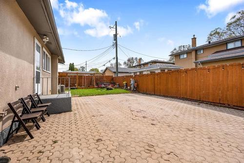 74 Woodcrest Drive, Winnipeg, MB - Outdoor