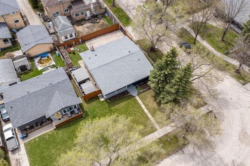 74 Woodcrest Drive, Winnipeg, MB - Outdoor With View