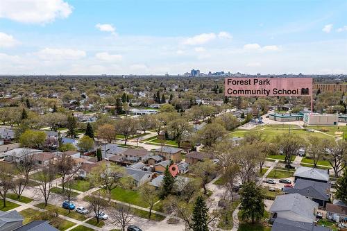 74 Woodcrest Drive, Winnipeg, MB - Outdoor With View