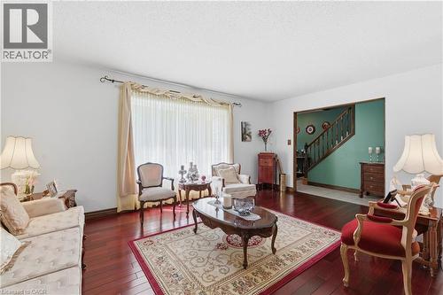 56 Gordon Street, Cambridge, ON - Indoor Photo Showing Living Room