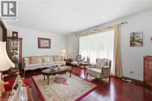 56 Gordon Street, Cambridge, ON - Indoor Photo Showing Living Room