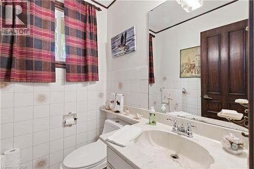 56 Gordon Street, Cambridge, ON - Indoor Photo Showing Bathroom