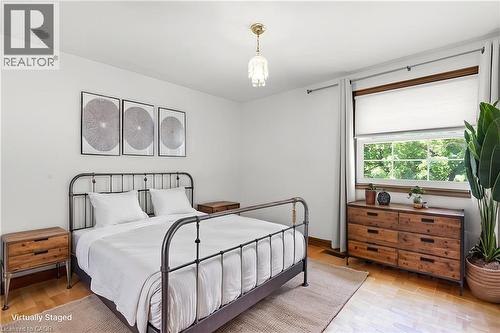 56 Gordon Street, Cambridge, ON - Indoor Photo Showing Bedroom