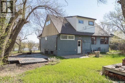 611 Saskatchewan Avenue, Kerrobert, SK - Outdoor