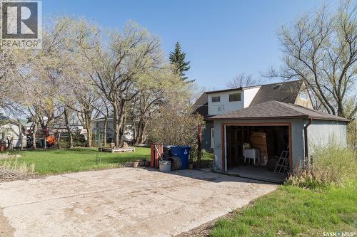 611 Saskatchewan Avenue, Kerrobert, SK - Outdoor