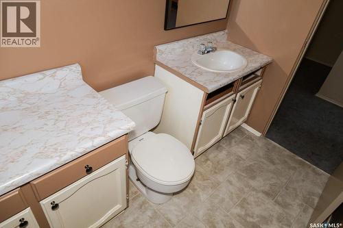 611 Saskatchewan Avenue, Kerrobert, SK - Indoor Photo Showing Bathroom