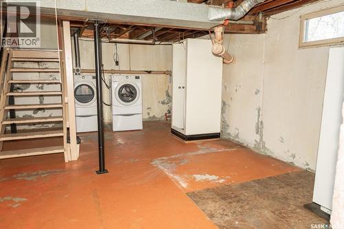 611 Saskatchewan Avenue, Kerrobert, SK - Indoor Photo Showing Basement