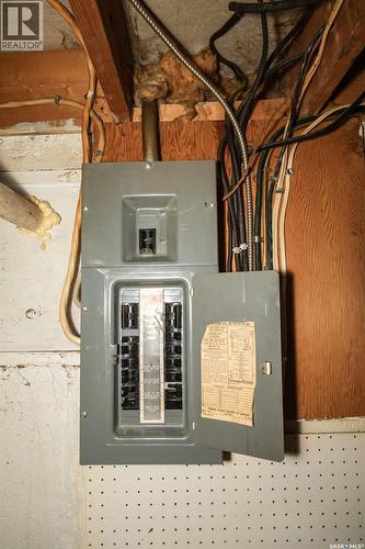 611 Saskatchewan Avenue, Kerrobert, SK - Indoor Photo Showing Basement