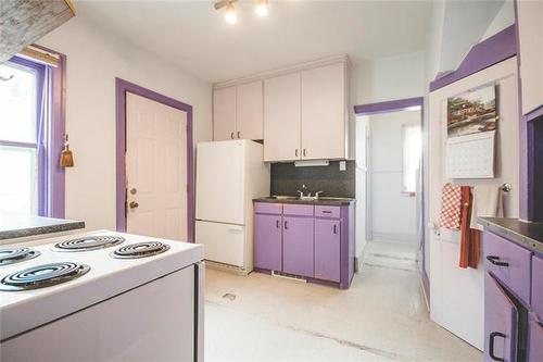810 Spruce St, Winnipeg, MB 