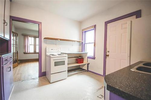 810 Spruce St, Winnipeg, MB 