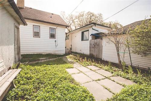 810 Spruce St, Winnipeg, MB 
