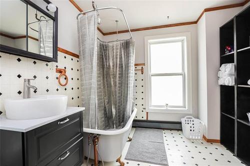 571 Fleet Ave, Winnipeg, MB 