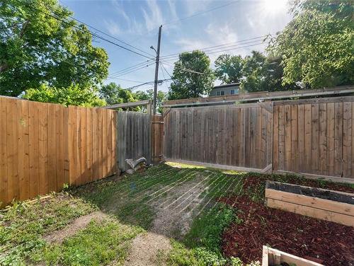 507 Home St, Winnipeg, MB 