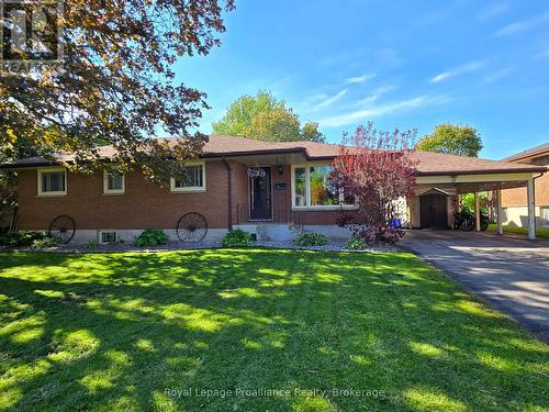 16 AUBURN STREET  Belleville (Belleville Ward), ON K8P 2N2