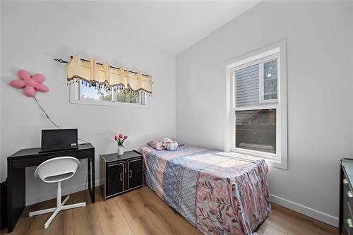 36 Luxton Ave, Winnipeg, MB 
