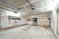 Garage - 
