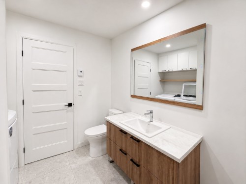 Bathroom - 3-22 Rue Joron, Salaberry-De-Valleyfield, QC - Indoor Photo Showing Bathroom