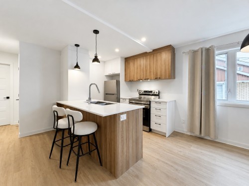 Kitchen - 3-22 Rue Joron, Salaberry-De-Valleyfield, QC - Indoor Photo Showing Kitchen With Upgraded Kitchen