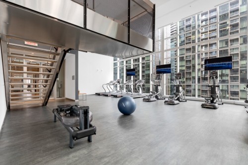 Exercise Room - 2303-1050 Rue Drummond, Montréal (Ville-Marie), QC - Indoor Photo Showing Gym Room