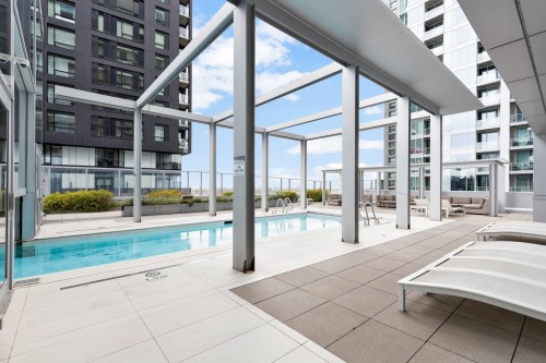 Pool - 2303-1050 Rue Drummond, Montréal (Ville-Marie), QC -  With In Ground Pool