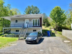 2176 Boul. des Sapins (Lac Maurice) Sainte-Julienne, QC J0K 2T0