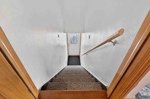 Staircase - 7502 Rue De Boischatel, Montréal (Saint-Léonard), QC - Indoor Photo Showing Other Room