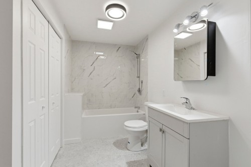 Salle de bains - 5032 Rue Marquette, Montréal (Le Plateau-Mont-Royal), QC - Indoor Photo Showing Bathroom