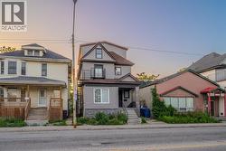 446 WYANDOTTE STREET West Windsor, ON N9A 5X4