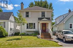 30 BELGRAVE ROAD  Ottawa, ON K1S 0M1