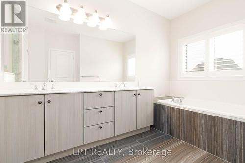 Luxurious Primary Ensuite - 113 Burns Boulevard, King, ON 
