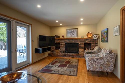 588 Chalfont Rd, Winnipeg, MB 
