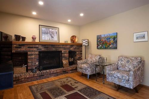 588 Chalfont Rd, Winnipeg, MB 