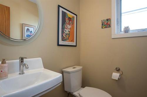 588 Chalfont Rd, Winnipeg, MB 