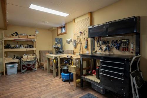 588 Chalfont Rd, Winnipeg, MB 