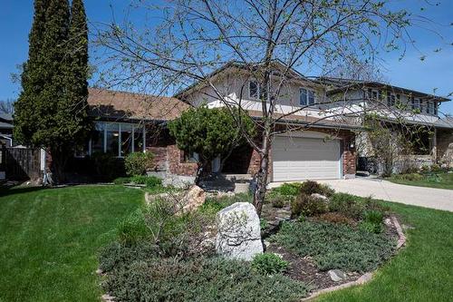 588 Chalfont Rd, Winnipeg, MB 