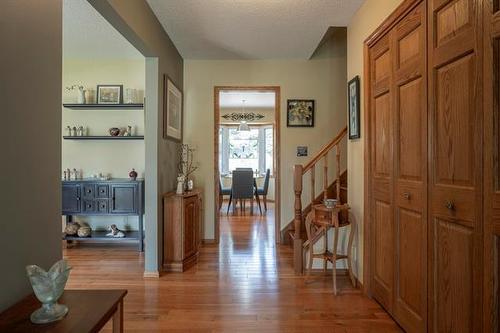588 Chalfont Rd, Winnipeg, MB 