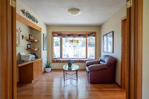 588 Chalfont Rd, Winnipeg, MB 