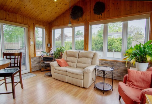 Solarium/Verrière - 1695 Av. Kent, Chambly, QC - Indoor Photo Showing Living Room