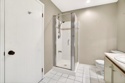 Salle de bains - 61 Rue Beaudoin, Repentigny (Repentigny), QC - Indoor Photo Showing Bathroom