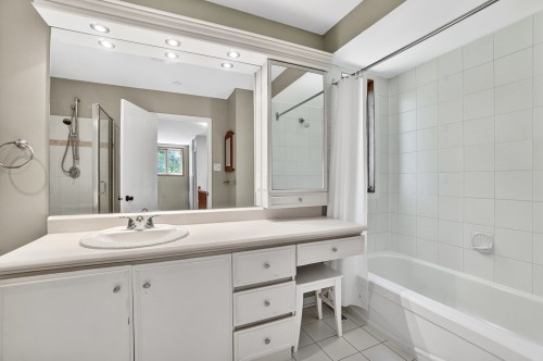 Salle de bains - 61 Rue Beaudoin, Repentigny (Repentigny), QC - Indoor Photo Showing Bathroom